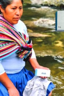 Inventan ‘Awa’, el jabón que ayuda a descontaminar los ríos mientras se lava la ropa