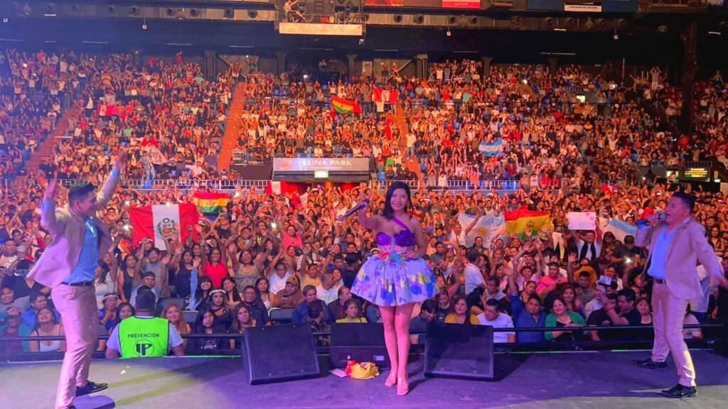 Yarita Lizeth realiza súper concierto en el Luna Park de Buenos Aires con lleno total