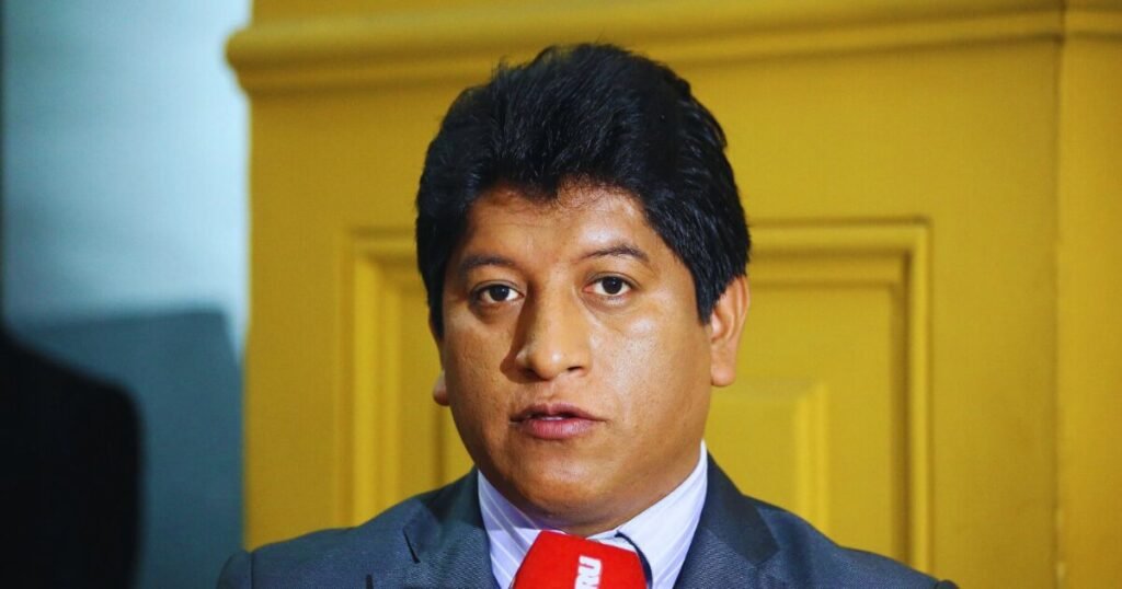 Josué Gutiérrez es elegido por el Congreso como nuevo Defensor del Pueblo